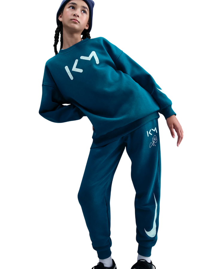 Nike Pantaloni Jogger Football Kylian Mbappé Club Fleece II1506-301 Grand Purple – Bambino Calcio, Comfort - OnSide Football
